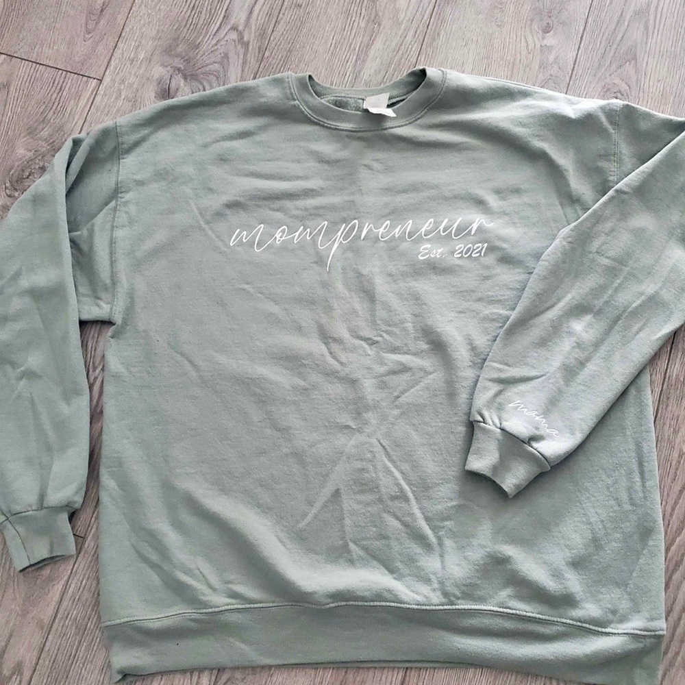 3/$15 Olive Green Mompreneur Woman’s Sweater